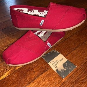 TOMS ORIGINAL ❤️SIZE 8 NEW W/TAGS, NEVER WORN🥰FROM THE VENICE COLLECTION😍